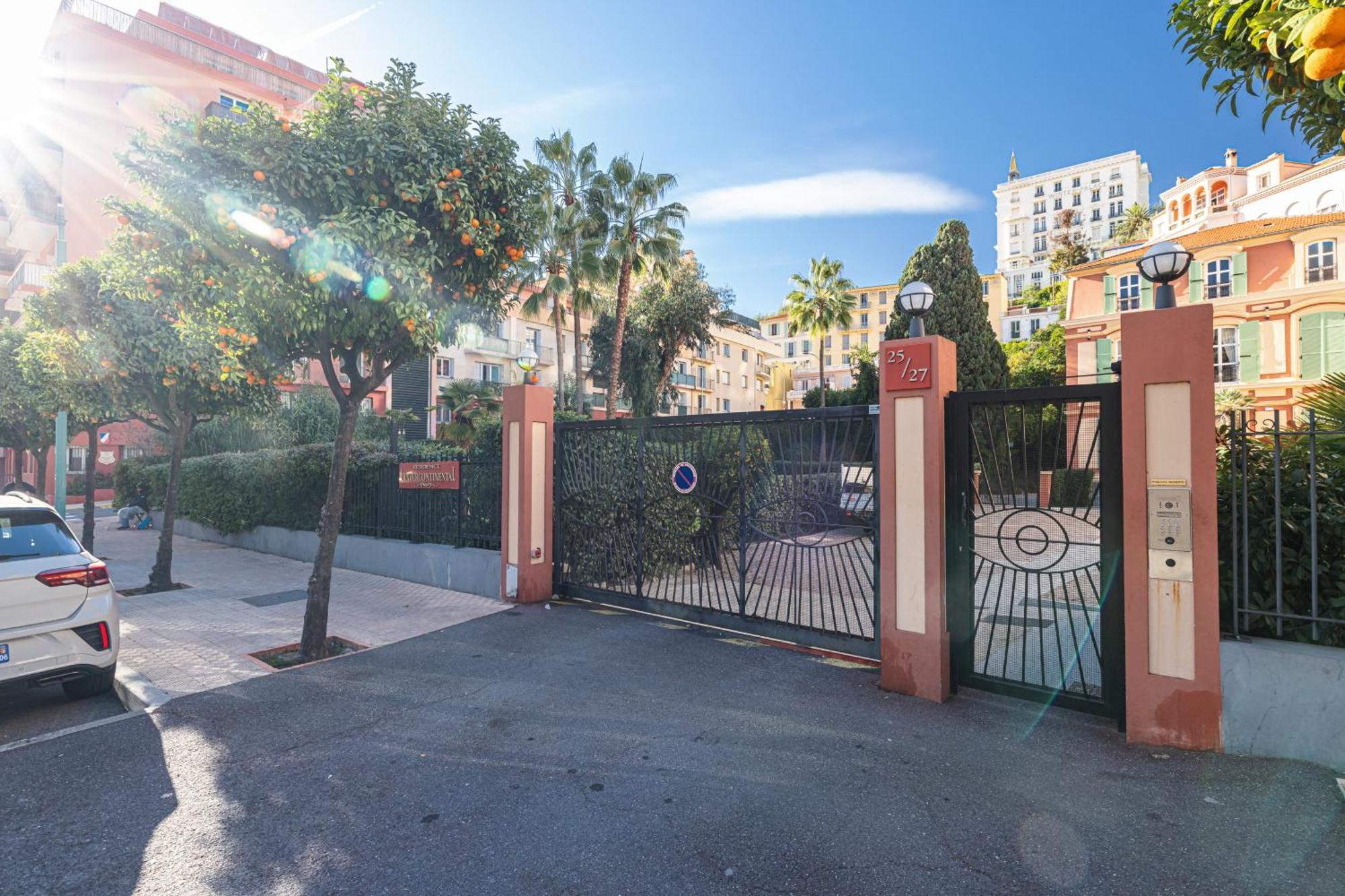 Intercontinental Superbe Appartement Avec Piscine Menton Bagian luar foto